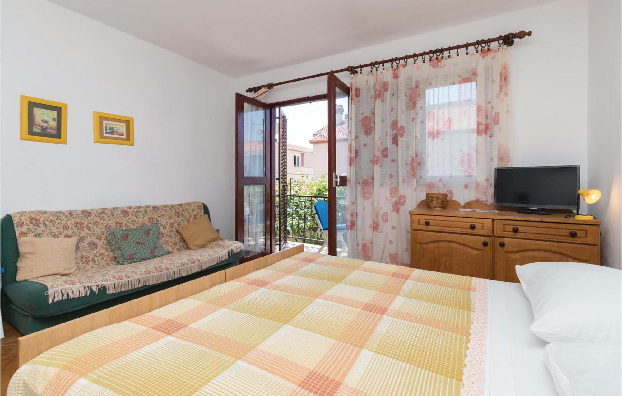 Nice Apartment In Zadar With Wifi Luaran gambar