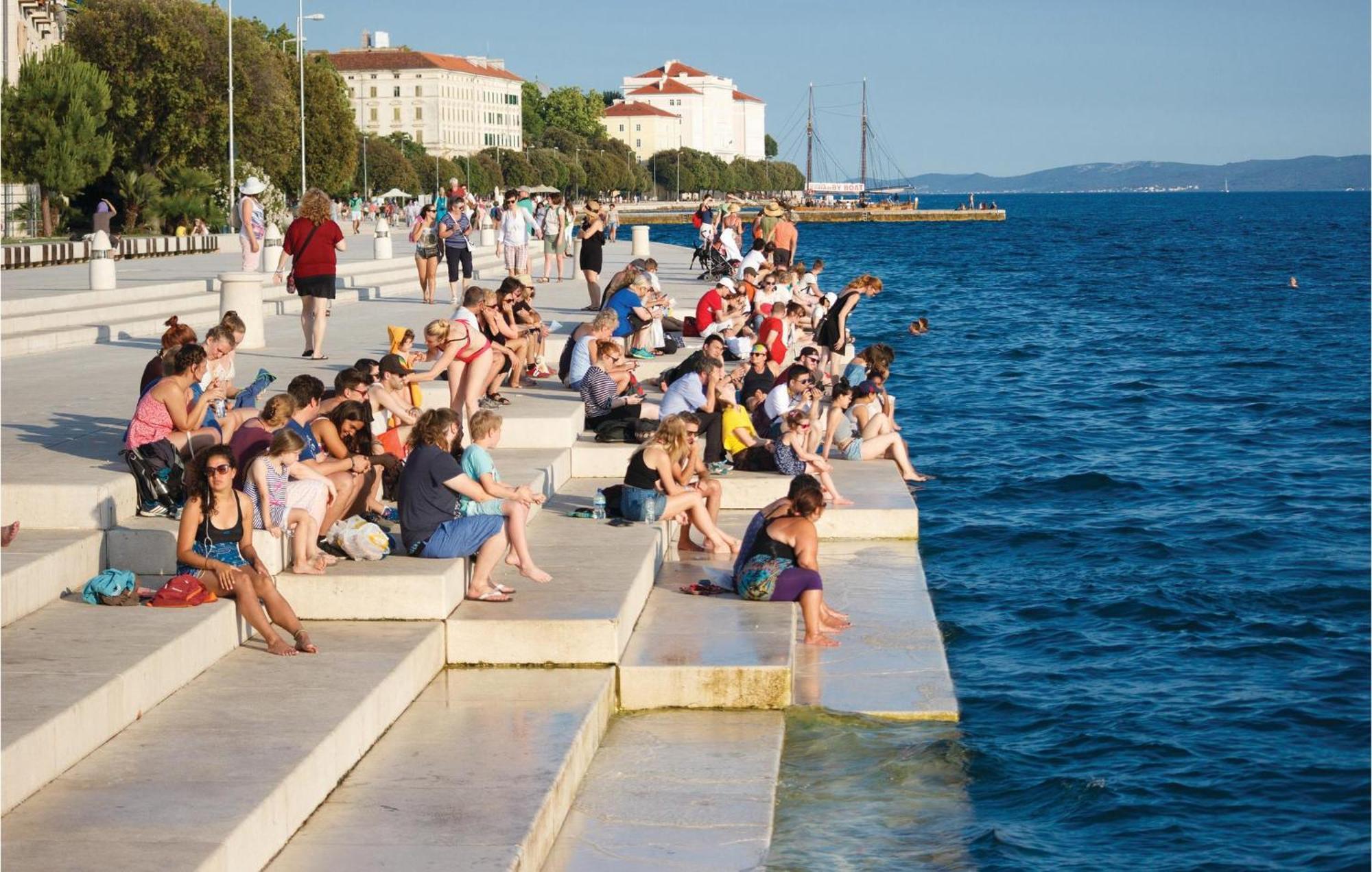 Nice Apartment In Zadar With Wifi Luaran gambar