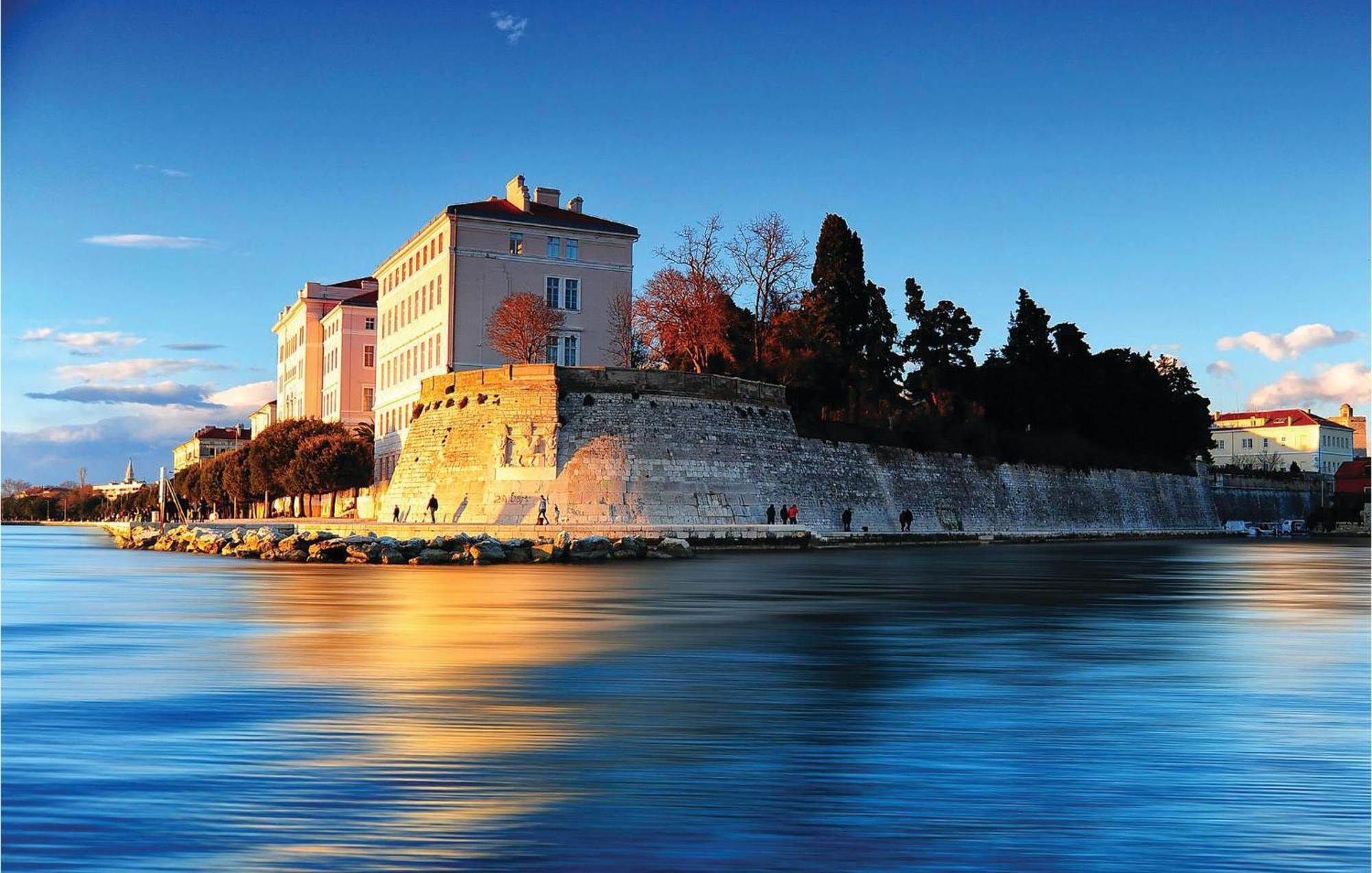 Nice Apartment In Zadar With Wifi Luaran gambar